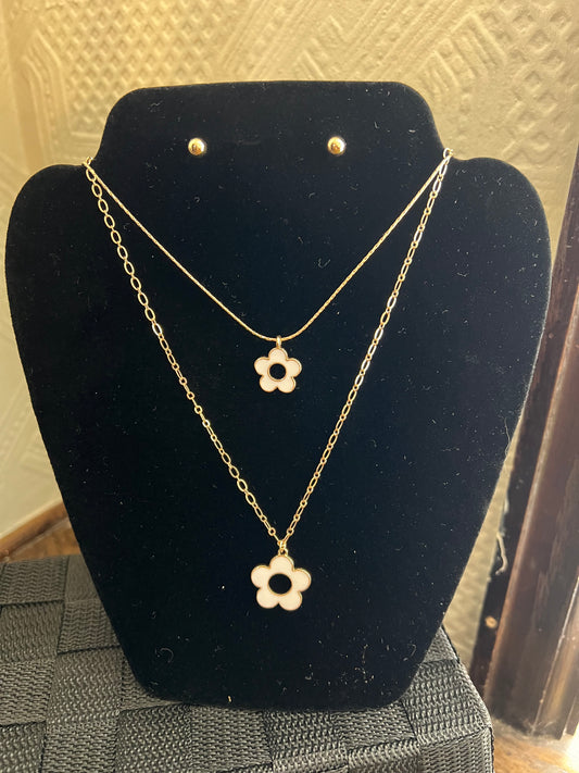 White Flower Necklace